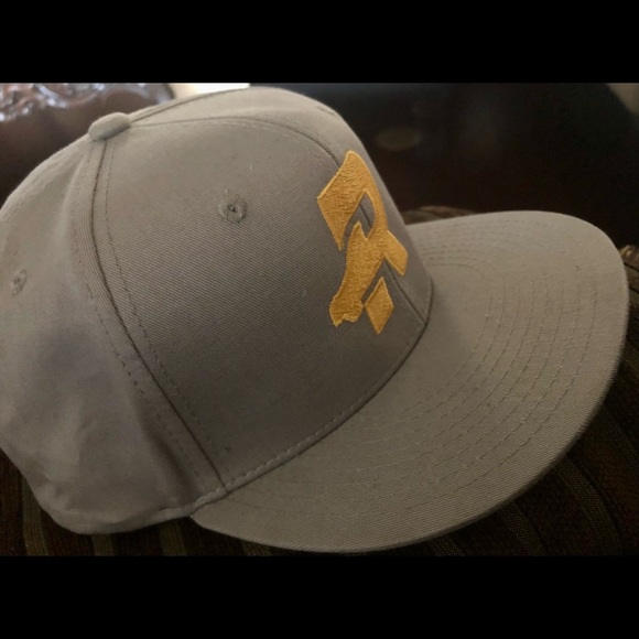 Mens adjustable baseball cap gray and yellow - Picture 3 of 4